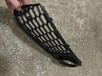 krytka hmlovky AUDI A4 B8 rs look - 2