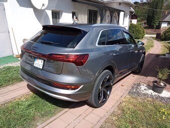 Audi Q8 E-Tron  Quattro  230kw r.v.2020 - 2