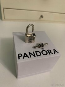 Pandora koralka visiaci zámok a kluč - 2
