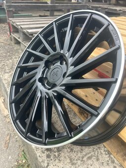 Keskin Kt17 8J x R18 5x112 ET45 Black Lip Polish 72.6 - 2