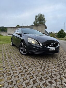 Volvo V60 R-Design - 2