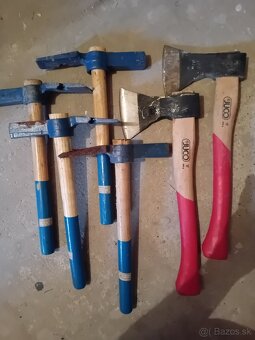 Rôzne veci -náradie, gumáky + iné - 2