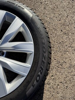 Predam zimné pneumatiky Pirelli 215/55r17 - 2