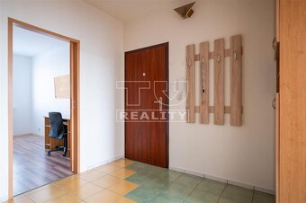 3-izbový byt s výbornou dispozíciou - sídlisko Hájik - 2