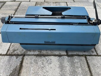 Písací stroj Consul model 2224 - 2