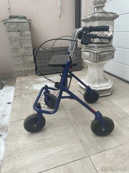 Pojazdne choditko pre seniorov - 2