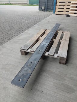 Obojstranný hardoxový brit na Manitou - 2