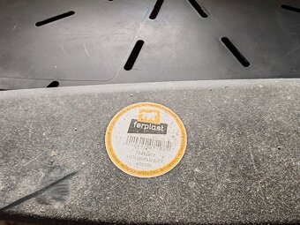 Plastový pelech - 2