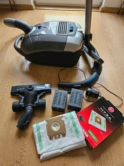 akumulátorový vysávač Hoover ATC 18 LI 5 l vrátane ďalšieho - 2