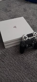 Ps4 pro 1tb+hry - 2