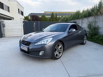 Hyundai Genesis Coupe 2.0T - 2