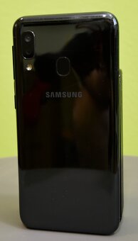 Predám Samsung Galaxy A20e – plne funkčný, kozmetická vada - 2
