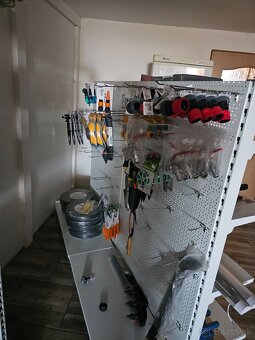 Rozpredám bývalý obchod stavebniny - 2