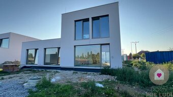 Kráľova pri SENCI-Novostavba 2-podlažného RD s hlinikovými o - 2