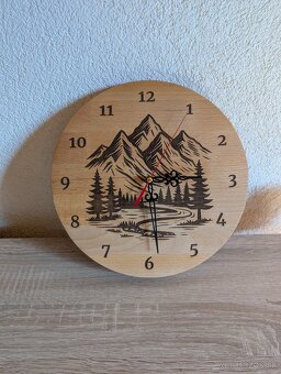 Drevené hodiny s gravirovaním - 2