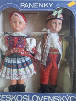 Panenky v Československych lidovych krojich - 2