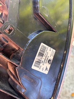 Zadné svetlo ľavé fiat linea - 2