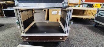 Rack na zosilňovač - 2