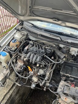 Golf 4 1,6 benzin - 2