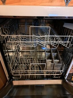 Samo stojaca Bosch myčka funkčná. - 2