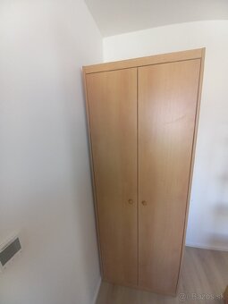 Predám skriňu + police - 2