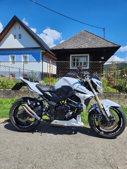 Suzuki GSR 750 - 2