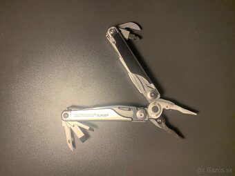 Multitool Leatherman Surge strieborný - 2