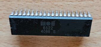 MOS 6522 VIA chip pre floppy Commodore 1541 a Atari 810 - 2