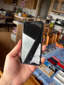 Predám apple iphone se 2020 64gb - 2