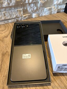 Vymenim Z Flip 7 512gb plus Buds 3 - 2