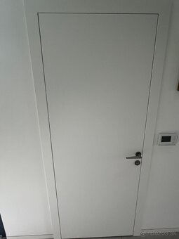 TOP ZĽAVA - Dvere 800 PRAVÉ 2100 mm Reverzné - 2