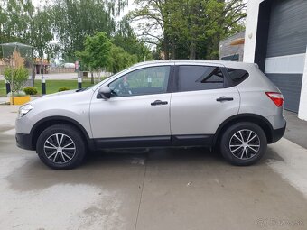 Nissan Qashqai 1.6i Tekna 4x2 (EU5) 86kw 6M benzín - 2
