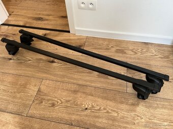 Predám strešné nosiče pre Octavia 3 liftback (NIE combi) - 2