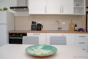 Predaj, byt v mestskej vile, Vis - 2