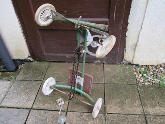 stare hračky - štvorkolka - 2