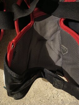 Kolenné brankárske chrániče - 2