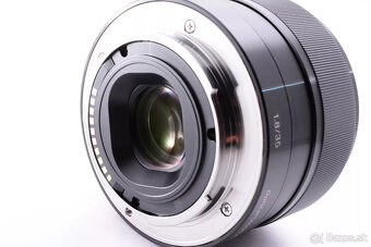 Sony SEL35F18 - 2