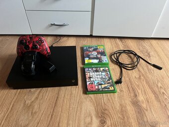 Xbox One X 1 TB + príslušenstvo + hry - 2