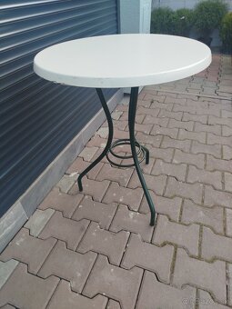 Maly stolík - 2