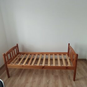 Drevená posteľ - 2