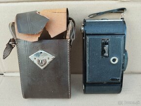 Starý fotoaparát Voigtländer Bessa. - 2