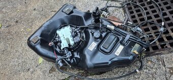 Mazda cx7 nádrž adblue kompletná alebo na diely - 2