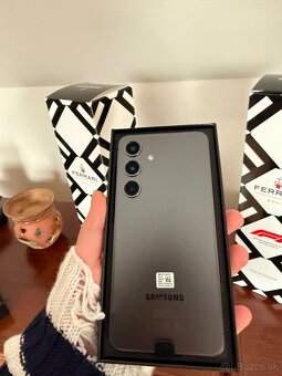 Samsung S24 - 2