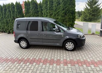 Volkswagen Caddy 1,6 TDi klima 2 x šoupačky nafta manuál - 2