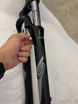 SR Suntour XCM - 2