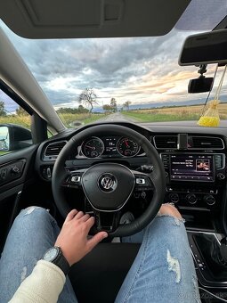 Predám aj vymením ponúknite vw golf mk7 1.6tdi 81kw DSG - 2