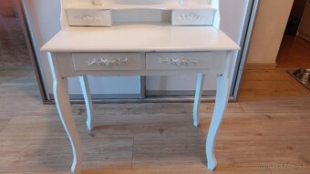 Toaletný stolík - 2