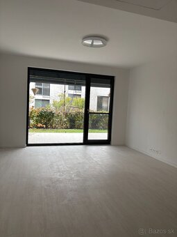 Prenájom 3 izbového bytu na Kolibe - 2