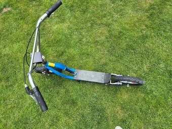 Predám zachovalú, minimálne jazdenú kolobežku Arcore Twelve - 2