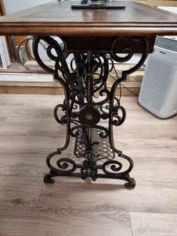 Stary sijaci stroj, singerka - 2